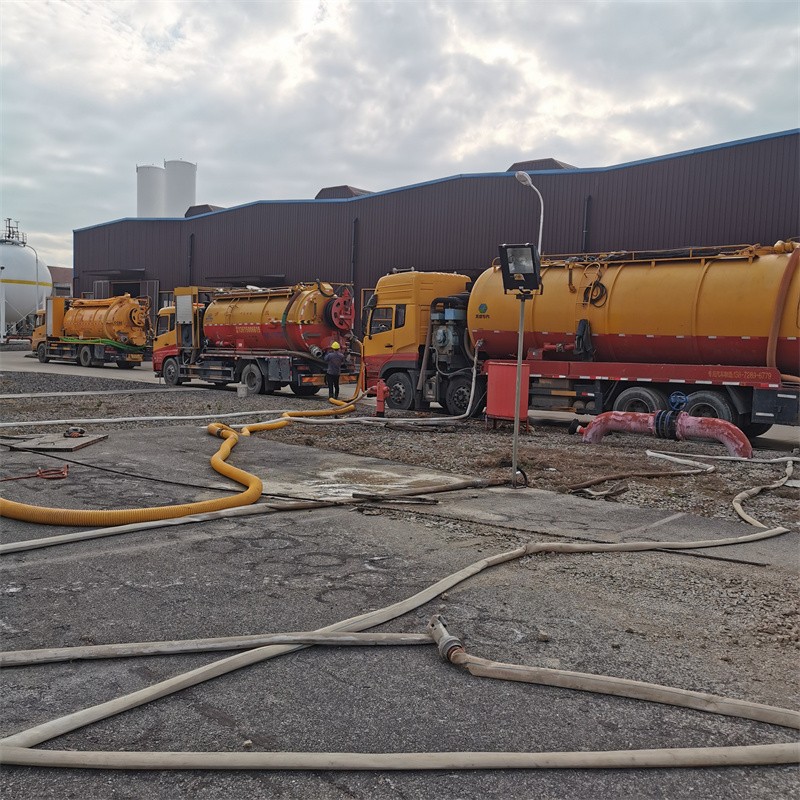 文山污水池清理